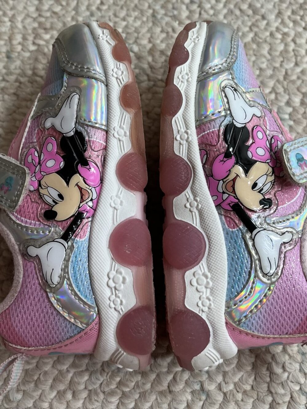 LIGHT UP Disney Minnie Mouse Little Girl’s Size 7 Sneakers Shoes Kids - Picture 9 of 12